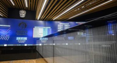 Son Dakika...Borsa günü rekor seviyeden tamamladı