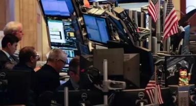 New York Borsası Yatay Açıldı: Teknoloji Hisseleri Toparlanırken Petrol Şirketleri Baskı Altında