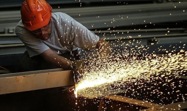 Türkiye'de imalat sanayi kapasite kullanım oranı 2025 Ağustos ayında hem aylık hem yıllık bazda düşüş gösterdi.