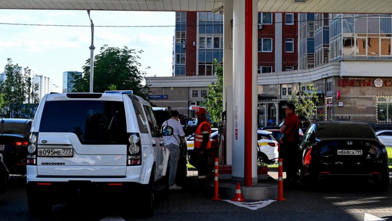 Rusya'daki akaryakıt kısıtlamaları Yakutistan'a uzandı