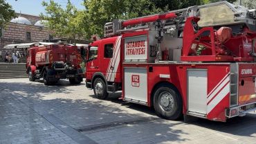 Mısır Çarşısı'nda iş yerinde çıkan yangın itfaiye ekiplerince söndürüldü