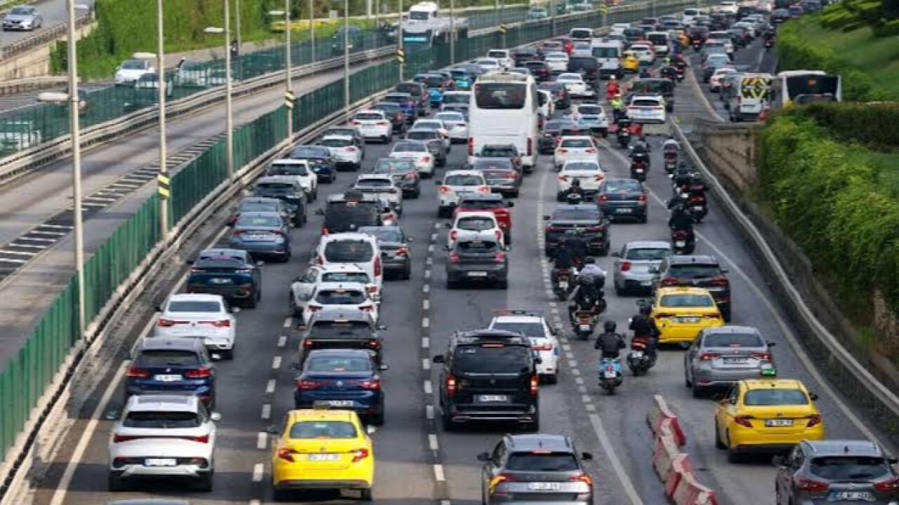 Kara Yollarında Çalışmalar Sürüyor: Kritik Trafik Uyarısı
