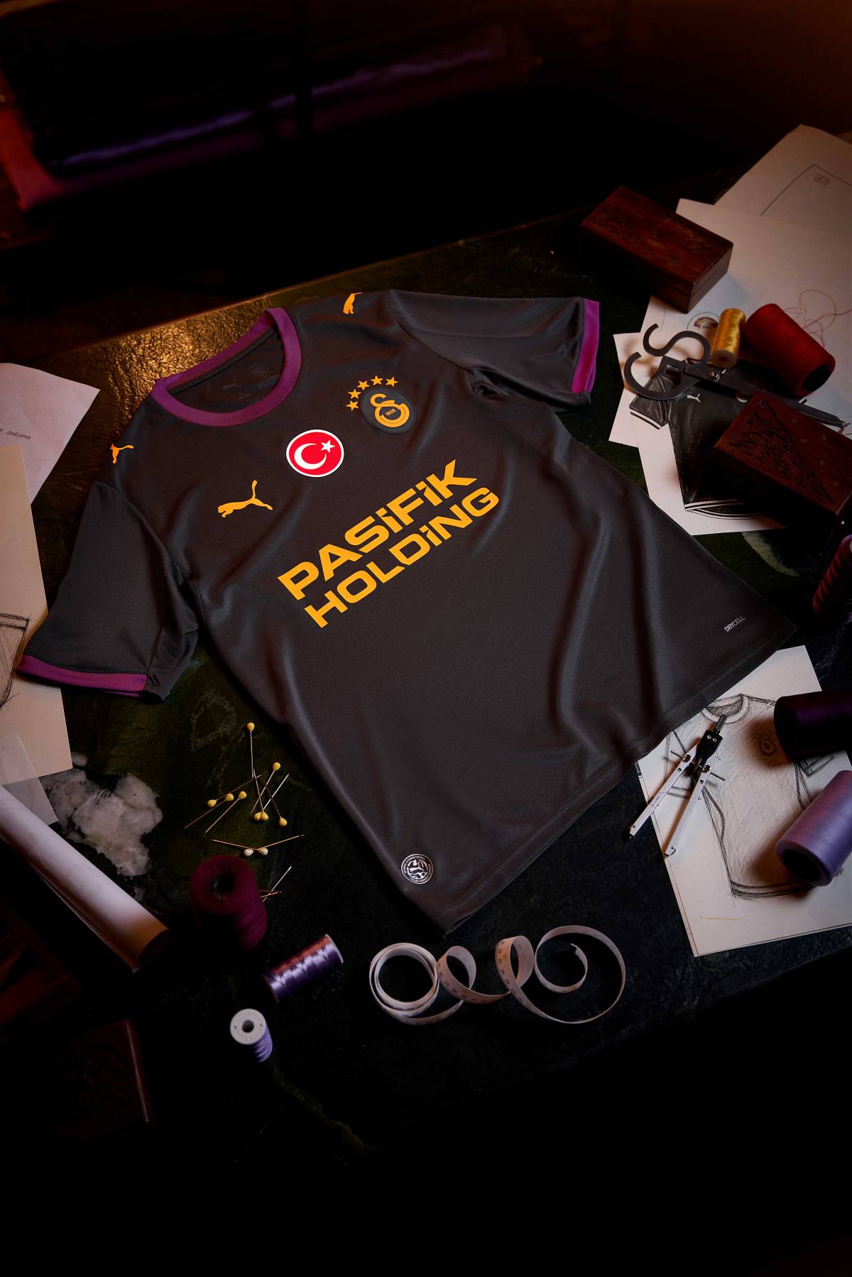 Galatasaray’ın Yeni Sezon Formaları Tanıtıldı